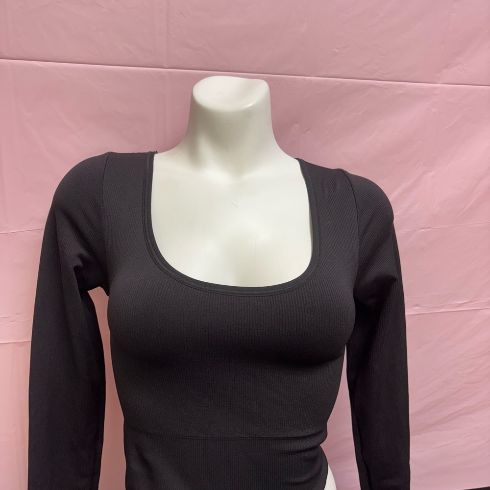 Black Long Sleeve Ribbed Top